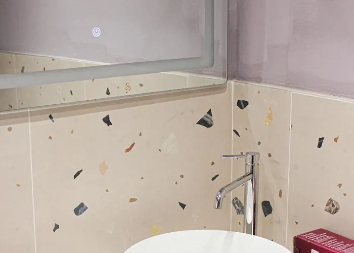 Trev アパート ティラナ